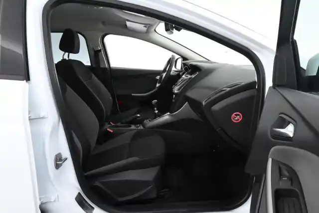 Valkoinen Farmari, Ford Focus – FKT-524