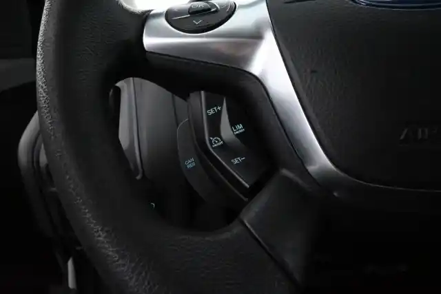 Valkoinen Farmari, Ford Focus – FKT-524