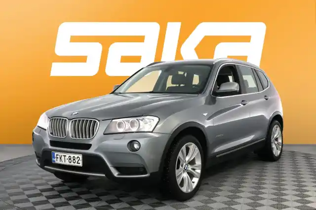 Harmaa Maastoauto, BMW X3 – FKT-882