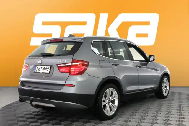 Harmaa Maastoauto, BMW X3 – FKT-882