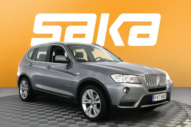 Harmaa Maastoauto, BMW X3 – FKT-882