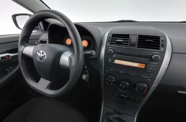 Hopea Sedan, Toyota Corolla – FKU-265