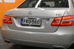 Harmaa Sedan, Mercedes-Benz E – FKU-560, kuva 9