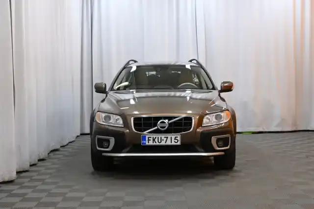 Beige Farmari, Volvo XC70 – FKU-715