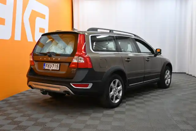 Beige Farmari, Volvo XC70 – FKU-715