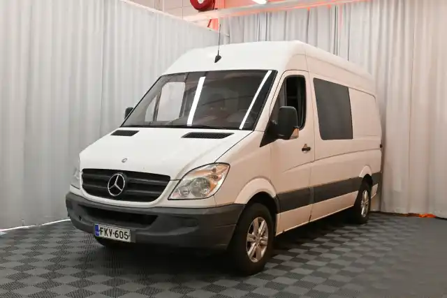 Valkoinen Matkailuauto, Mercedes-Benz Sprinter – FKV-605