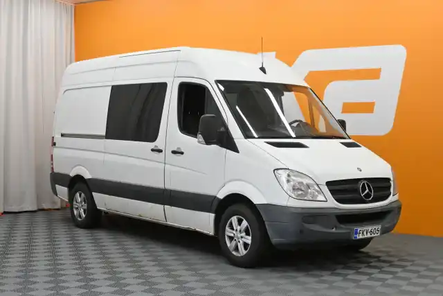 Valkoinen Matkailuauto, Mercedes-Benz Sprinter – FKV-605