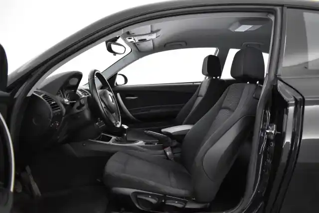 Musta Viistoperä, BMW 118 – FKX-582