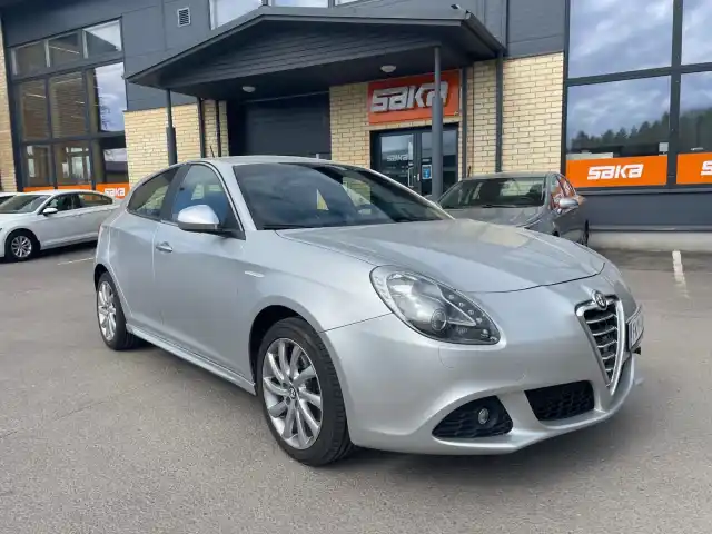 Hopea Viistoperä, Alfa Romeo Giulietta – FKY-105