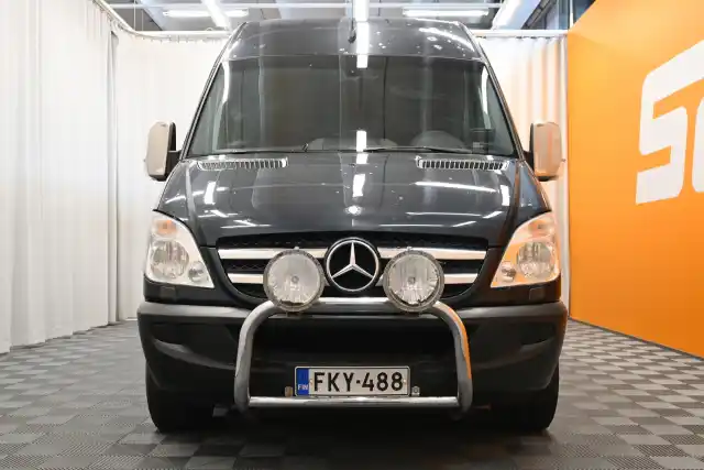 Musta Henkilöauto, Mercedes-Benz Sprinter – FKY-488