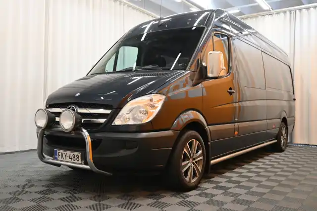 Musta Henkilöauto, Mercedes-Benz Sprinter – FKY-488