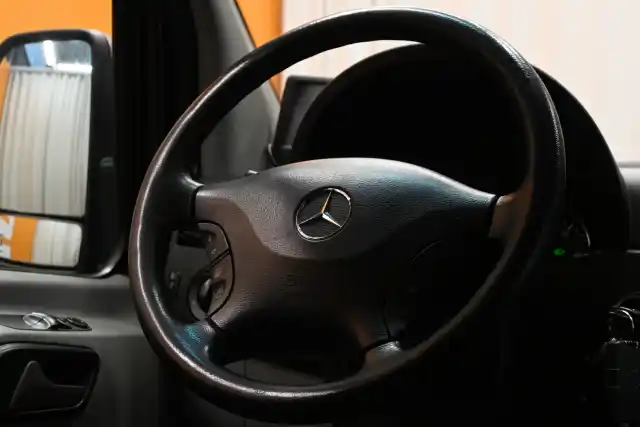 Musta Pakettiauto, Mercedes-Benz Sprinter – FKY-488