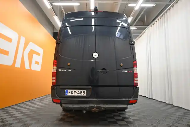 Musta Henkilöauto, Mercedes-Benz Sprinter – FKY-488