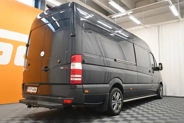 Musta Henkilöauto, Mercedes-Benz Sprinter – FKY-488