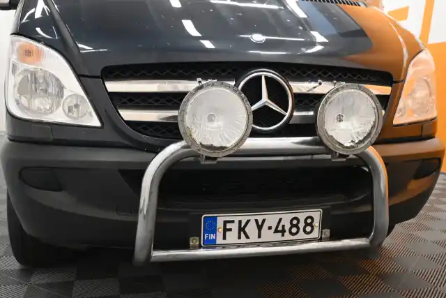 Musta Henkilöauto, Mercedes-Benz Sprinter – FKY-488