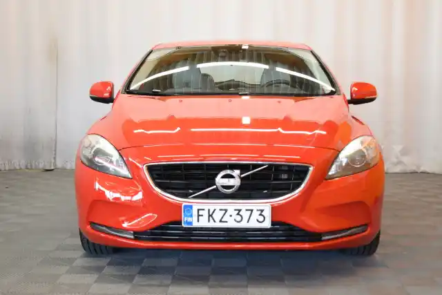 Punainen Viistoperä, Volvo V40 – FKZ-373