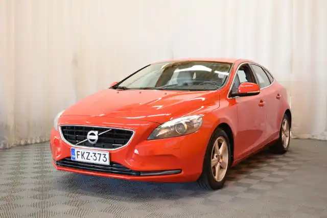 Punainen Viistoperä, Volvo V40 – FKZ-373