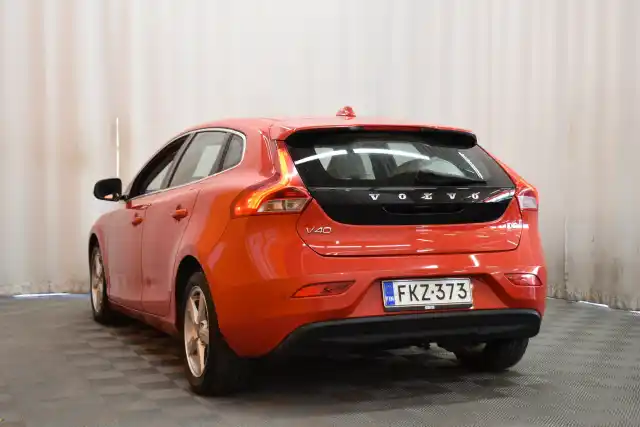 Punainen Viistoperä, Volvo V40 – FKZ-373