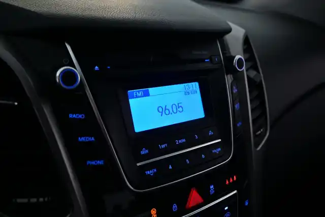 Valkoinen Viistoperä, Hyundai I30 – FLA-342