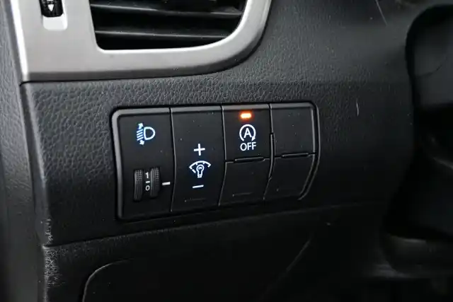 Valkoinen Viistoperä, Hyundai I30 – FLA-342
