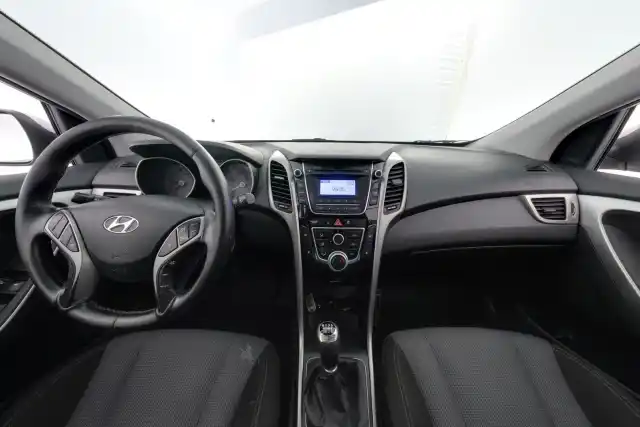 Valkoinen Viistoperä, Hyundai I30 – FLA-342