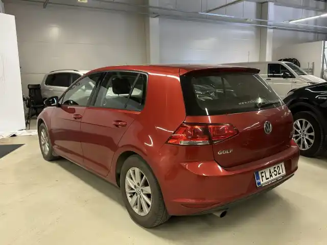 Punainen Viistoperä, Volkswagen Golf – FLA-521