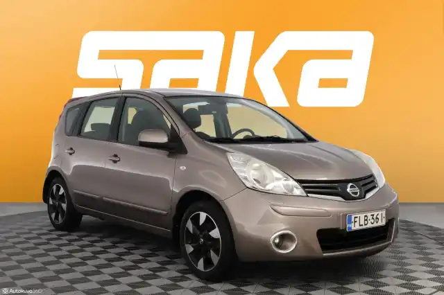 Ruskea Viistoperä, Nissan Note – FLB-361