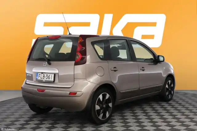 Ruskea Viistoperä, Nissan Note – FLB-361