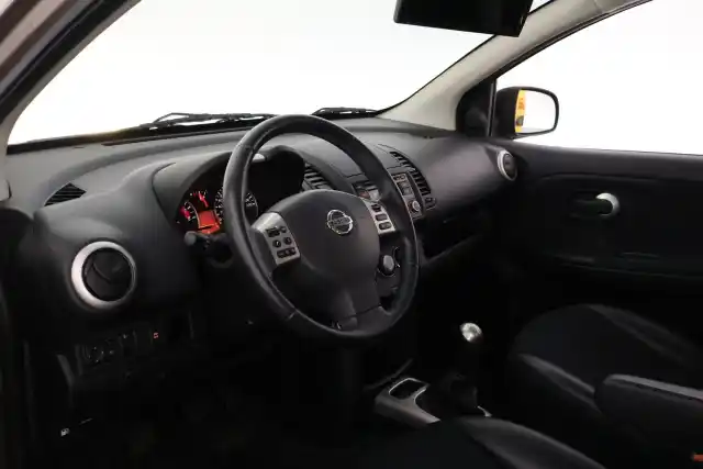 Ruskea Viistoperä, Nissan Note – FLB-361