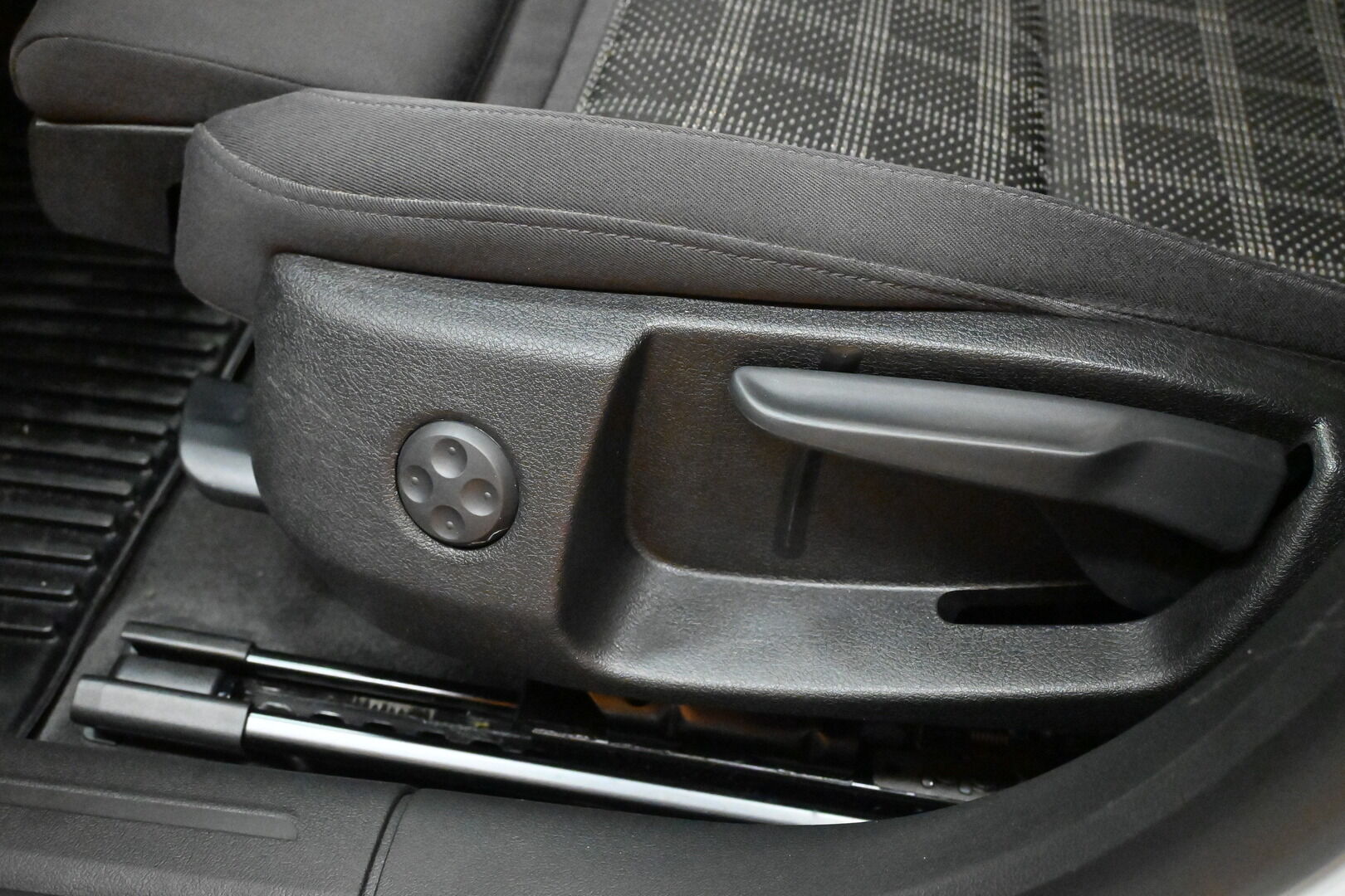 Valkoinen Viistoperä, Audi A5 – FLC-238