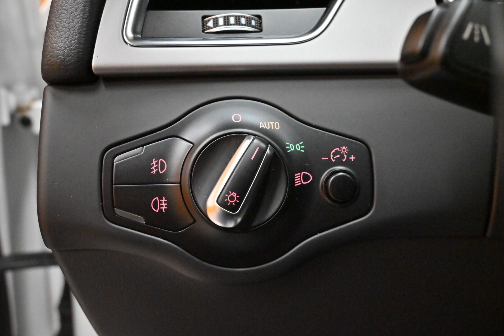Valkoinen Viistoperä, Audi A5 – FLC-238