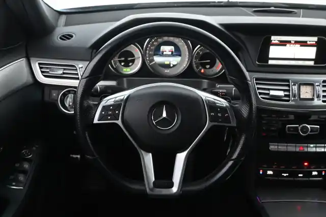 Musta Sedan, Mercedes-Benz E – FLC-754