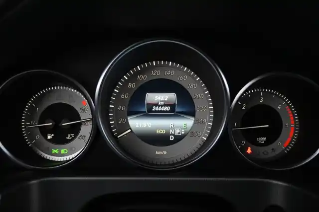 Musta Sedan, Mercedes-Benz E – FLC-754