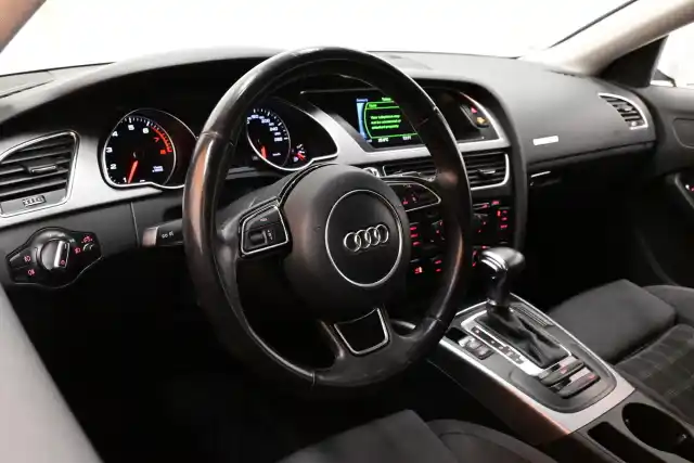 Valkoinen Viistoperä, Audi A5 – FLC-772