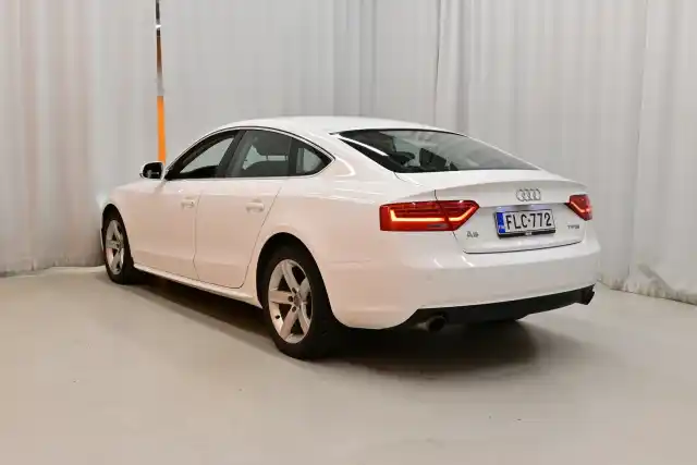 Valkoinen Viistoperä, Audi A5 – FLC-772