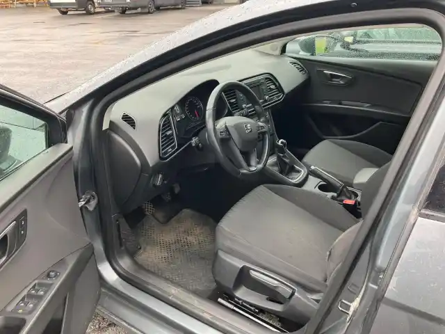 Harmaa Viistoperä, Seat Leon – FLE-209