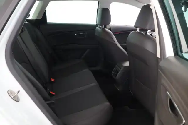 Valkoinen Farmari, Seat Leon ST – FLE-245