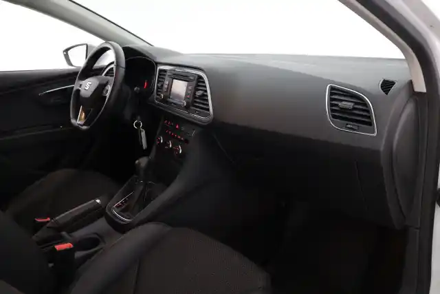 Valkoinen Farmari, Seat Leon ST – FLE-245