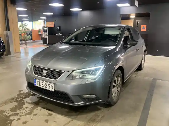 Harmaa Viistoperä, Seat Leon – FLE-258