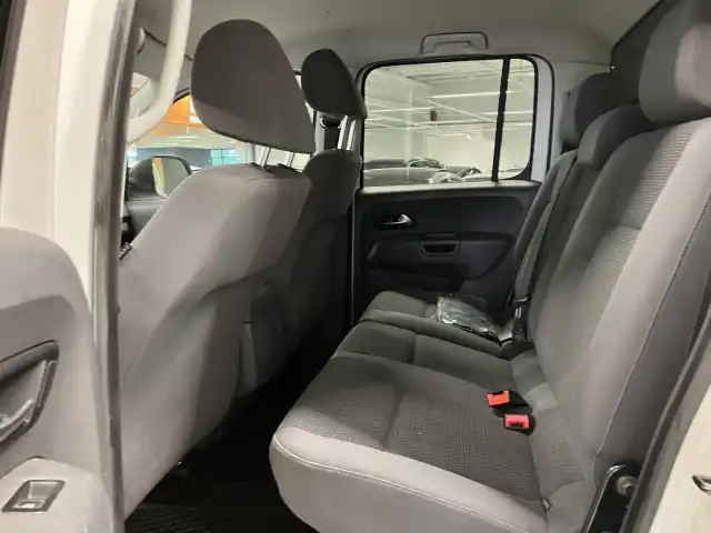 Valkoinen Avolava, Volkswagen Amarok – FLG-118