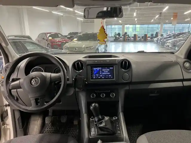 Valkoinen Avolava, Volkswagen Amarok – FLG-118
