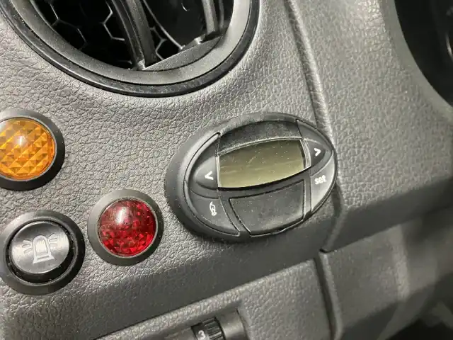 Valkoinen Avolava, Volkswagen Amarok – FLG-118
