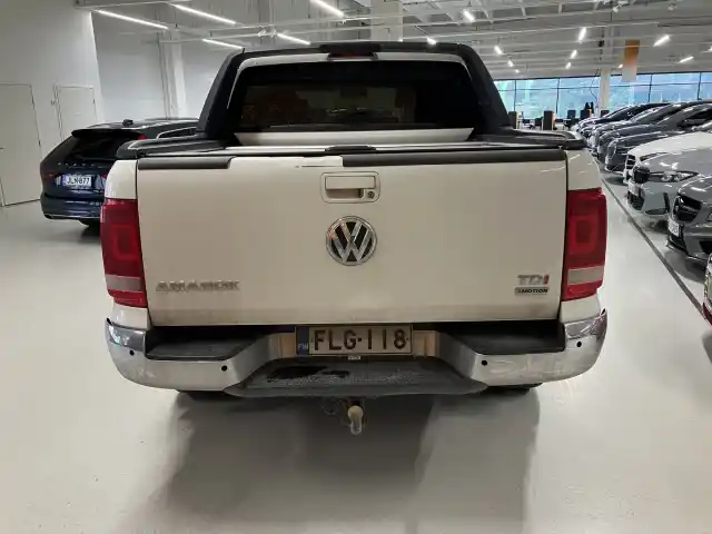 Valkoinen Avolava, Volkswagen Amarok – FLG-118