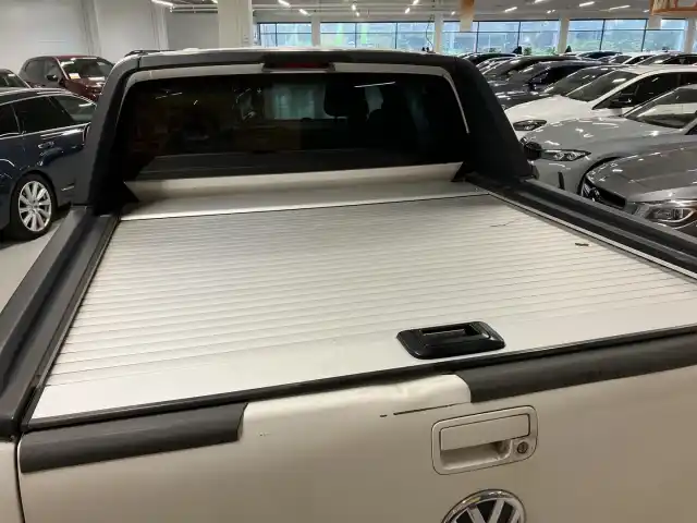 Valkoinen Avolava, Volkswagen Amarok – FLG-118