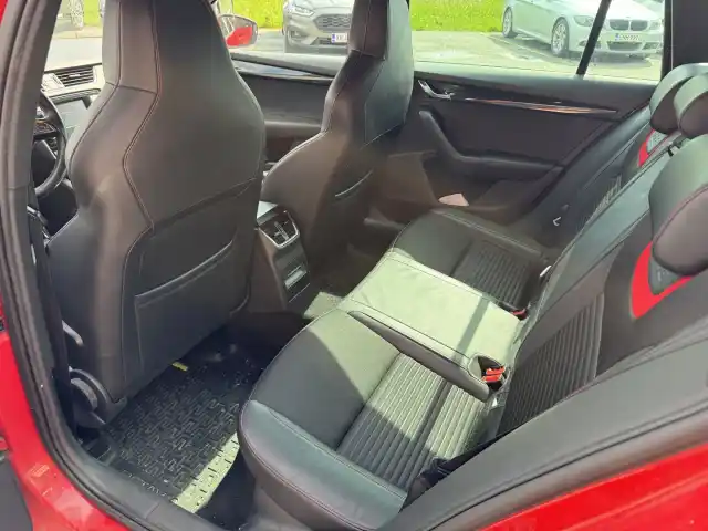 Punainen Farmari, Skoda Octavia – FLG-690