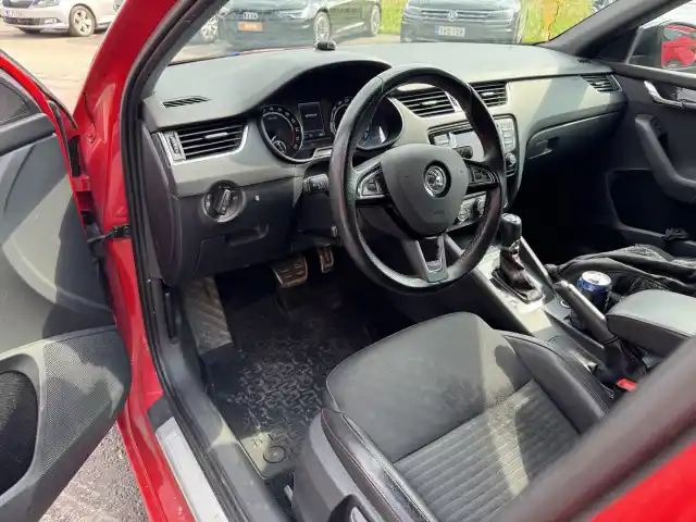 Punainen Farmari, Skoda Octavia – FLG-690