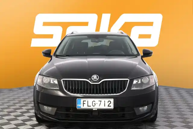 Musta Farmari, Skoda Octavia – FLG-712