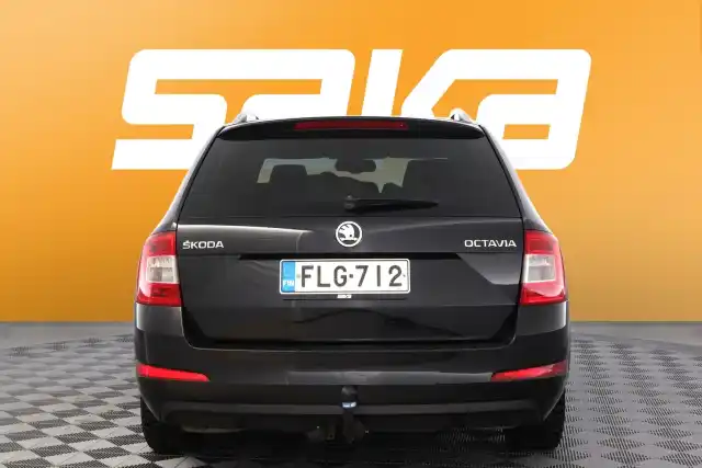 Musta Farmari, Skoda Octavia – FLG-712