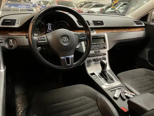 Ruskea (beige) Farmari, Volkswagen Passat – FLG-789