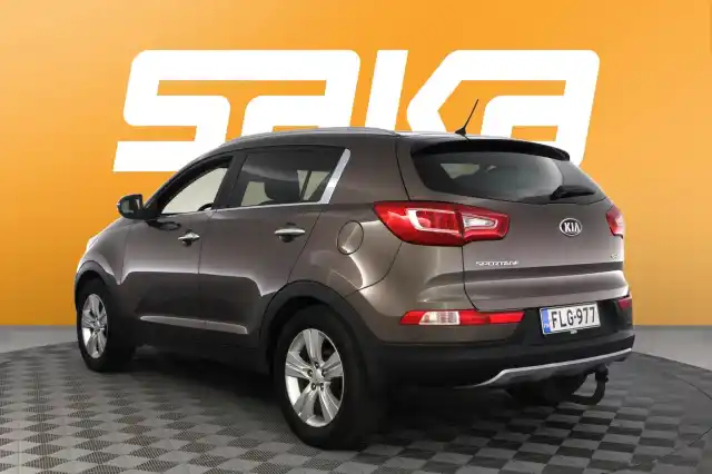 Ruskea (beige) Maastoauto, Kia Sportage – FLG-977